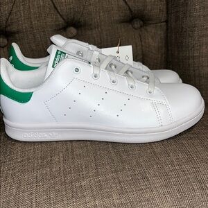 Adidas Stan Smith White Sneakers with Green Details kids size 3 new in box